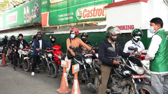 पेट्रोल पम्पहरुमा भिड