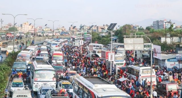 आठ दिनमा पाँच लाख बढीले छाडे काठमाडौं