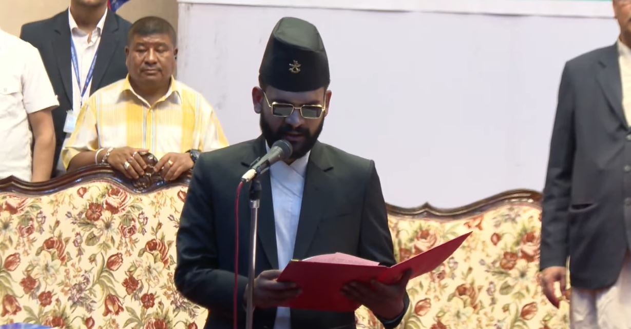 काठमाडौं महानगरका मेयर र उपमेयरले लिए पद तथा गोपनियताको सपथ