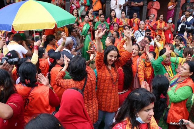 आज साउनको पहिलो सोमबार, बिहानैदेखि पशुपतिमा भिड