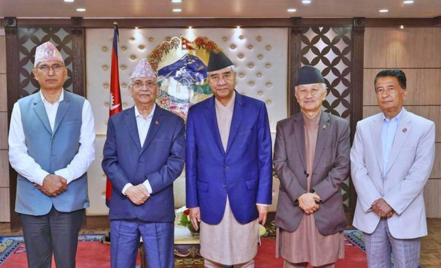 बालुवाटारमा देउवा-ओलीबीच के भयो कुराकानी ?