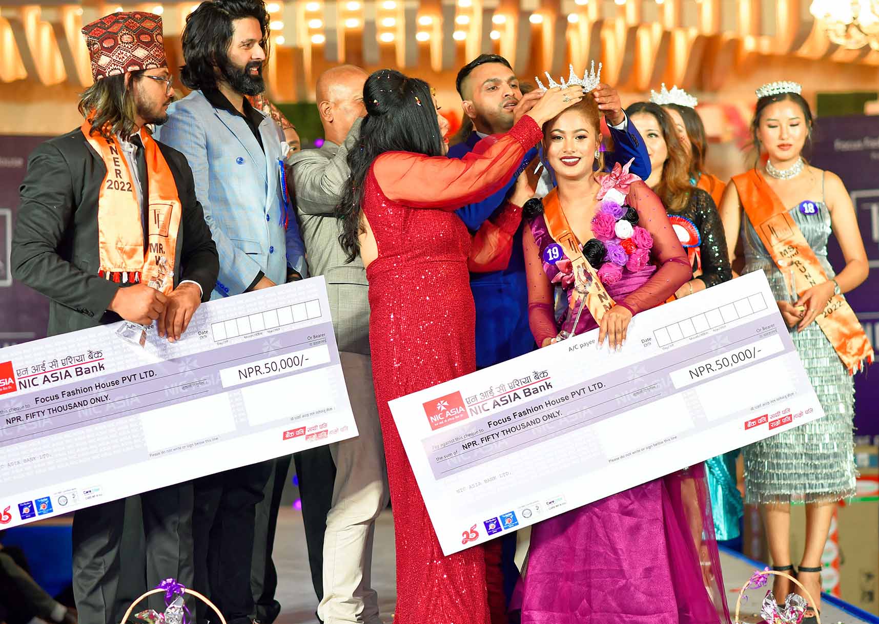 दीपेन्द्र र सीमा उत्कृष्ट मोडल