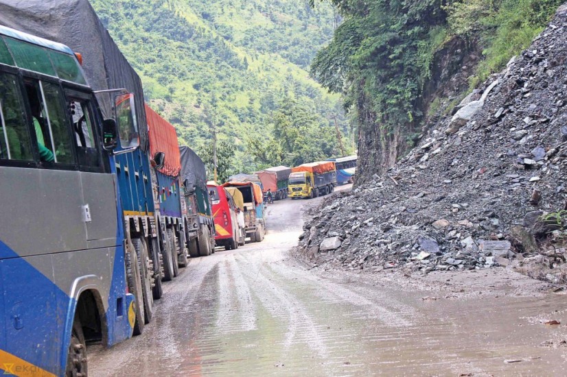 नारायणगढ-मुग्लिन सडक चार घण्टा बन्द हुने