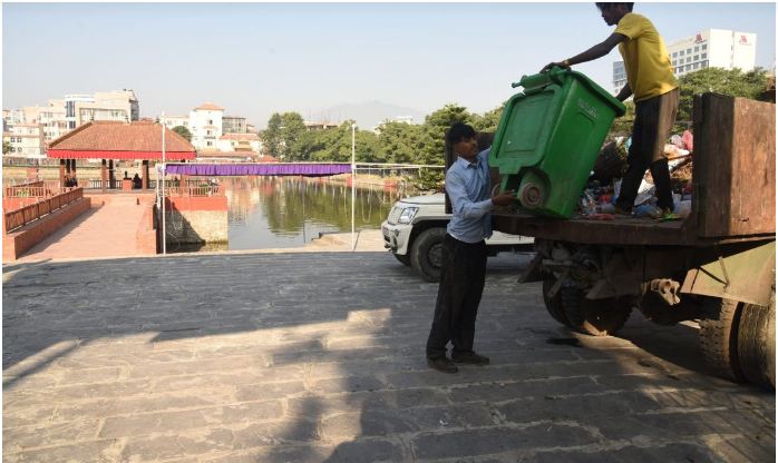 काठमाडौमा छठपर्व विशेष सरसफाइ अभियान, आइतबार बिहानैदेखि यसरी गरिदैछ सरसफाई