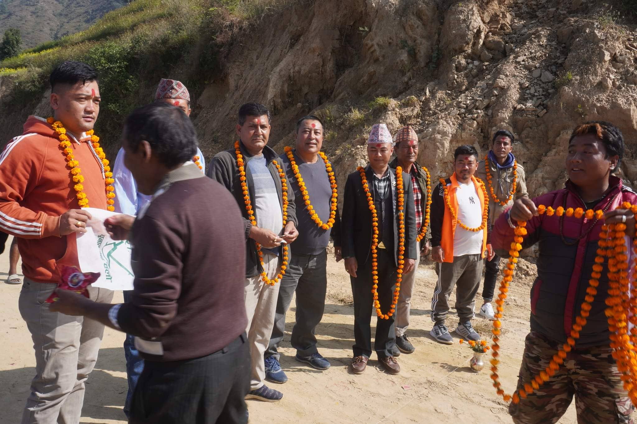 राप्रपाका उम्मेदवार लामा  घरदैलोमा व्यस्त, के छन एजेण्डा