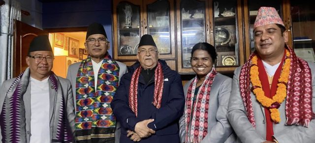 जनहितमा काम गर्न एमालेका मन्त्रीहरुलाई अध्यक्ष ओलीको निर्देशन