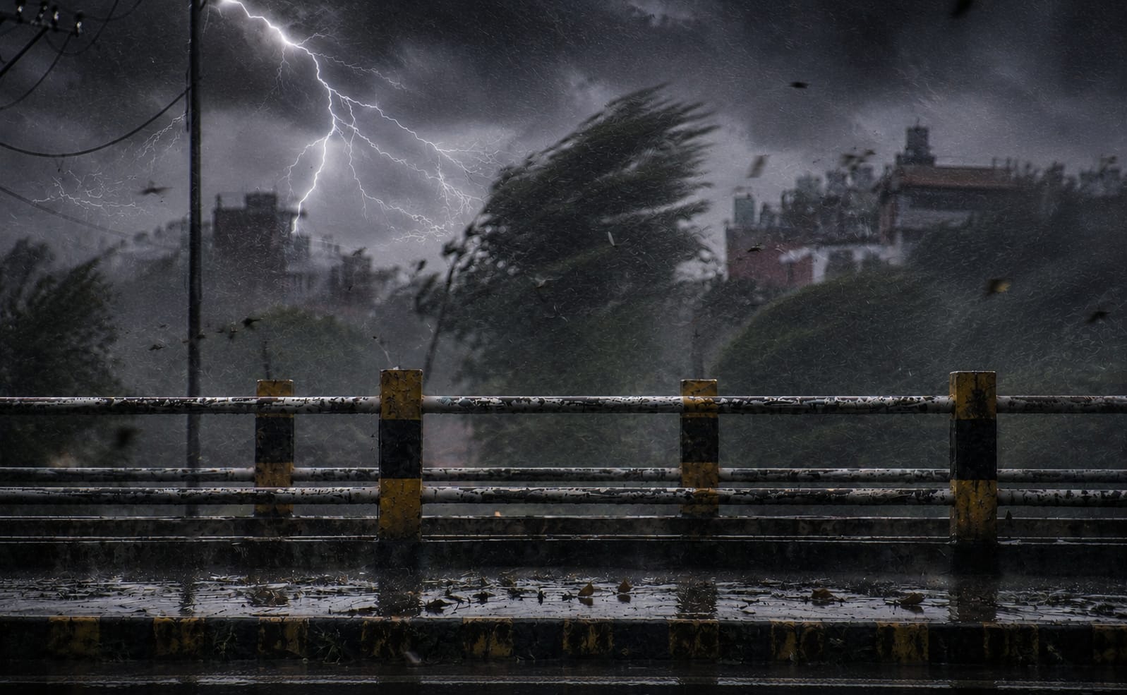शनिबार रातिदेखि मनसुन थप शक्तिशाली हुने महाशाखाको प्रक्षेपण: पहाडी क्षेत्रमा पहिरोको जोखिम बढेकाले लामो दूरीको यात्रा गर्दा सतर्कता अपनाउन आह्वान